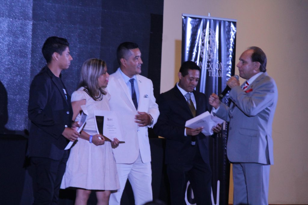 Miguel y Tita Convención MH Mega Health 3